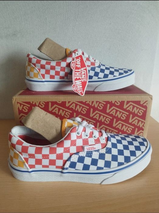 Vans Authentic tamanho 35. Novos  nunca usados, com etiqueta.