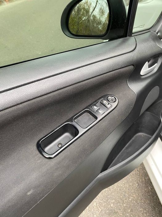 Продам авто Peugeot 207