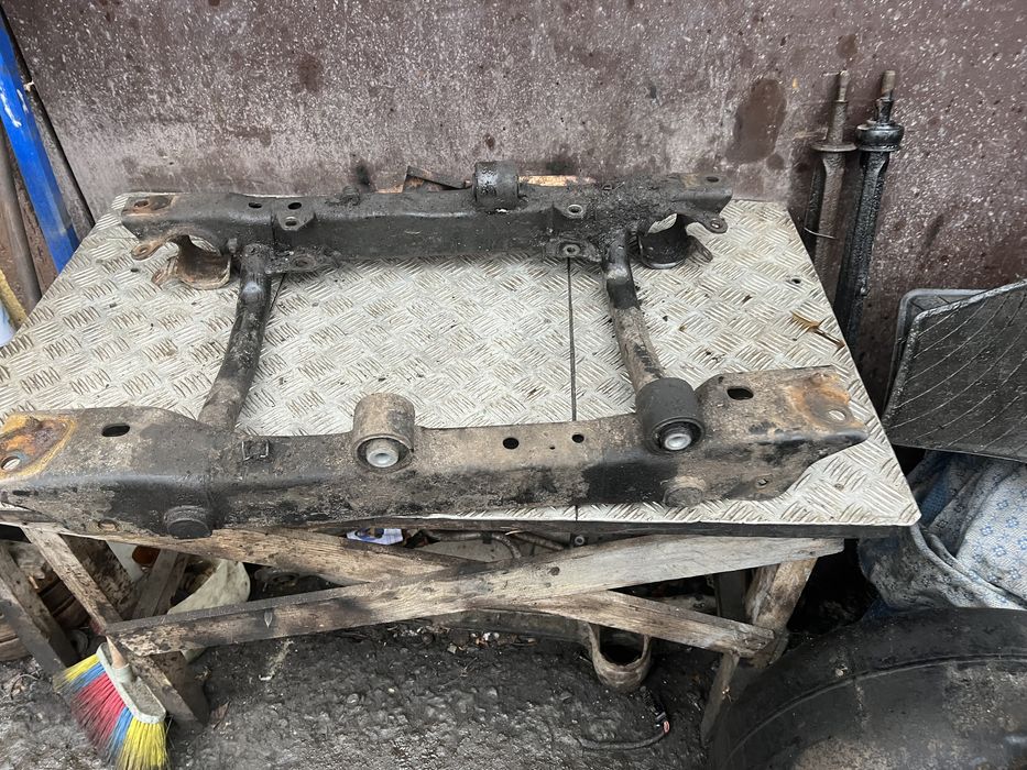 Балка передняя Mercedes ml w163 год 02 мерседес мл 163