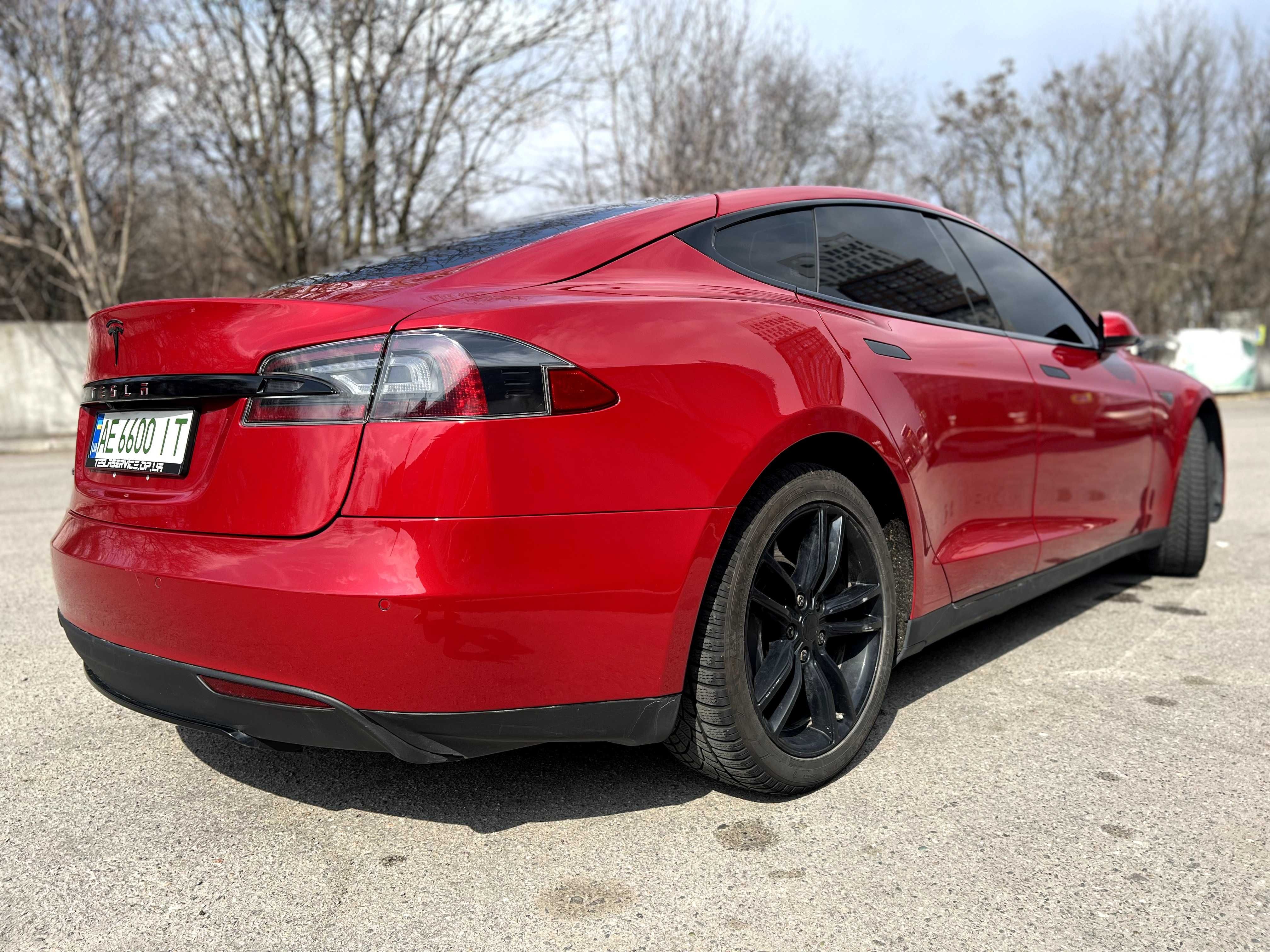 Tesla Model S 14