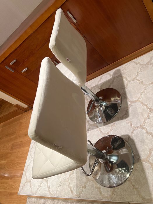 Conjunto de 2 bancos bar bege veludo