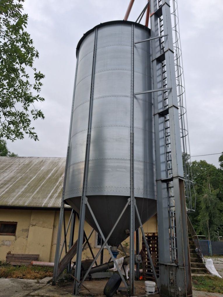 Silos zbożowy 80t lejowy ocynk stan bdb