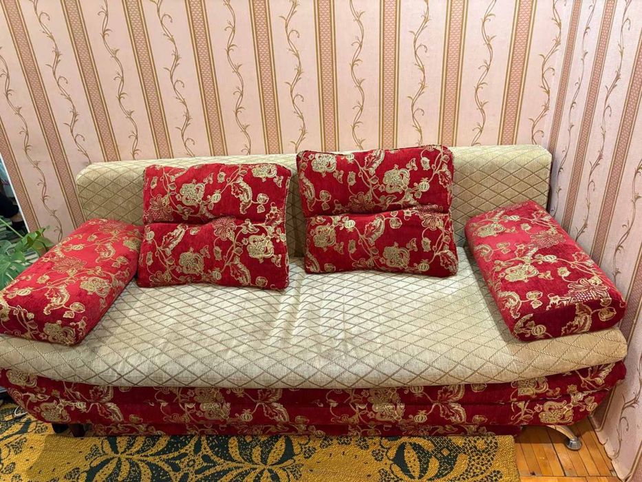 Продам диван еврокнижка