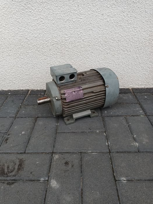 Silnik elektryczny 1,1kw.  900obr.  400V.