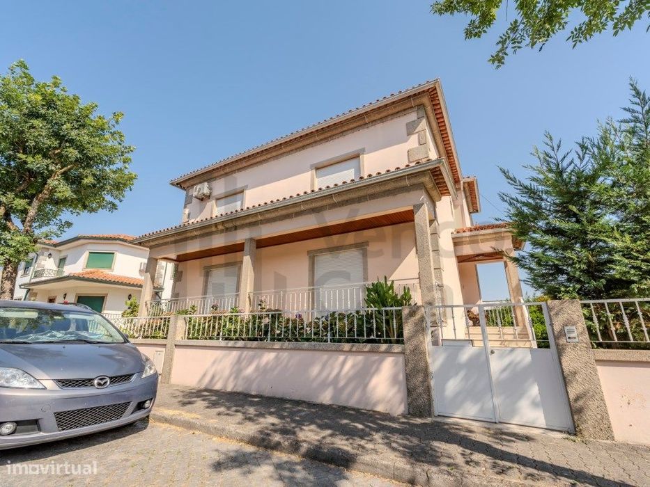 Vende-se Moradia Individual - Braga - Frossos
