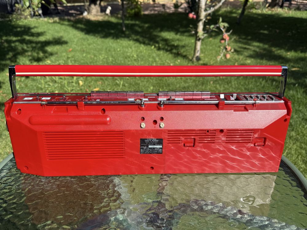 Продам магнитолу Victor  RC-W70