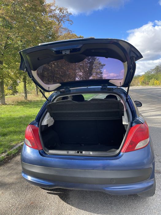 Автомобіль Пежо 207