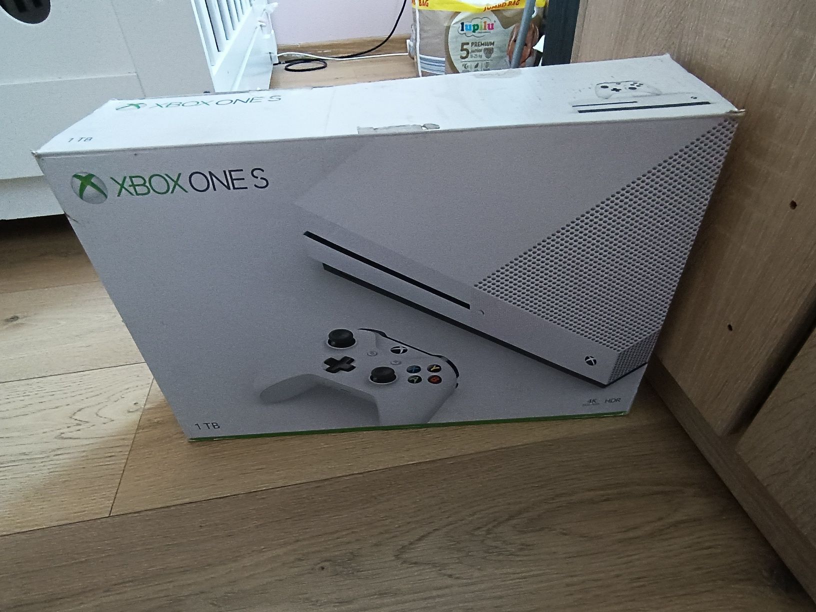 Xbox One S 1TB + kinect