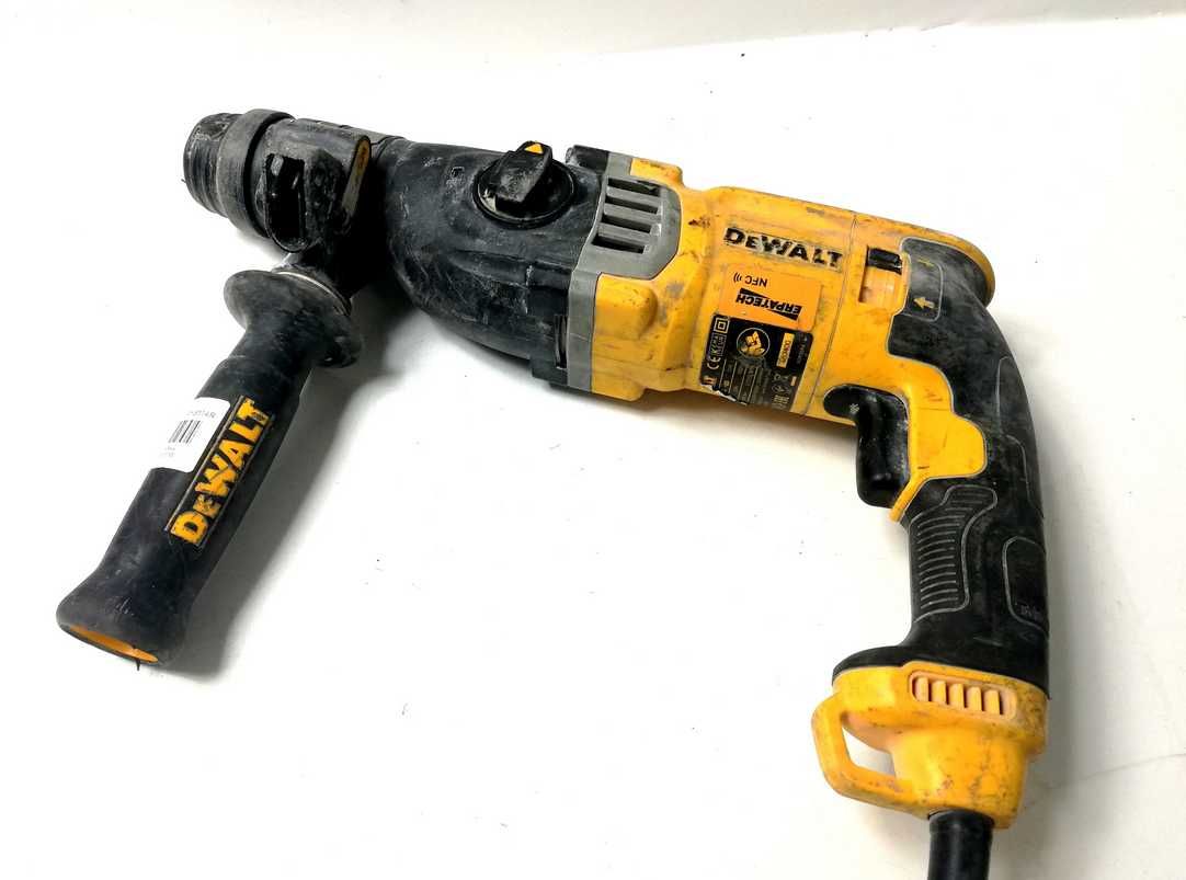 Młotowiertarka dewalt sds plus 900 w