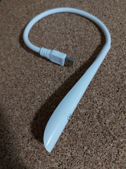 Світлодіодна LED USB лампа білого та чорного кольору