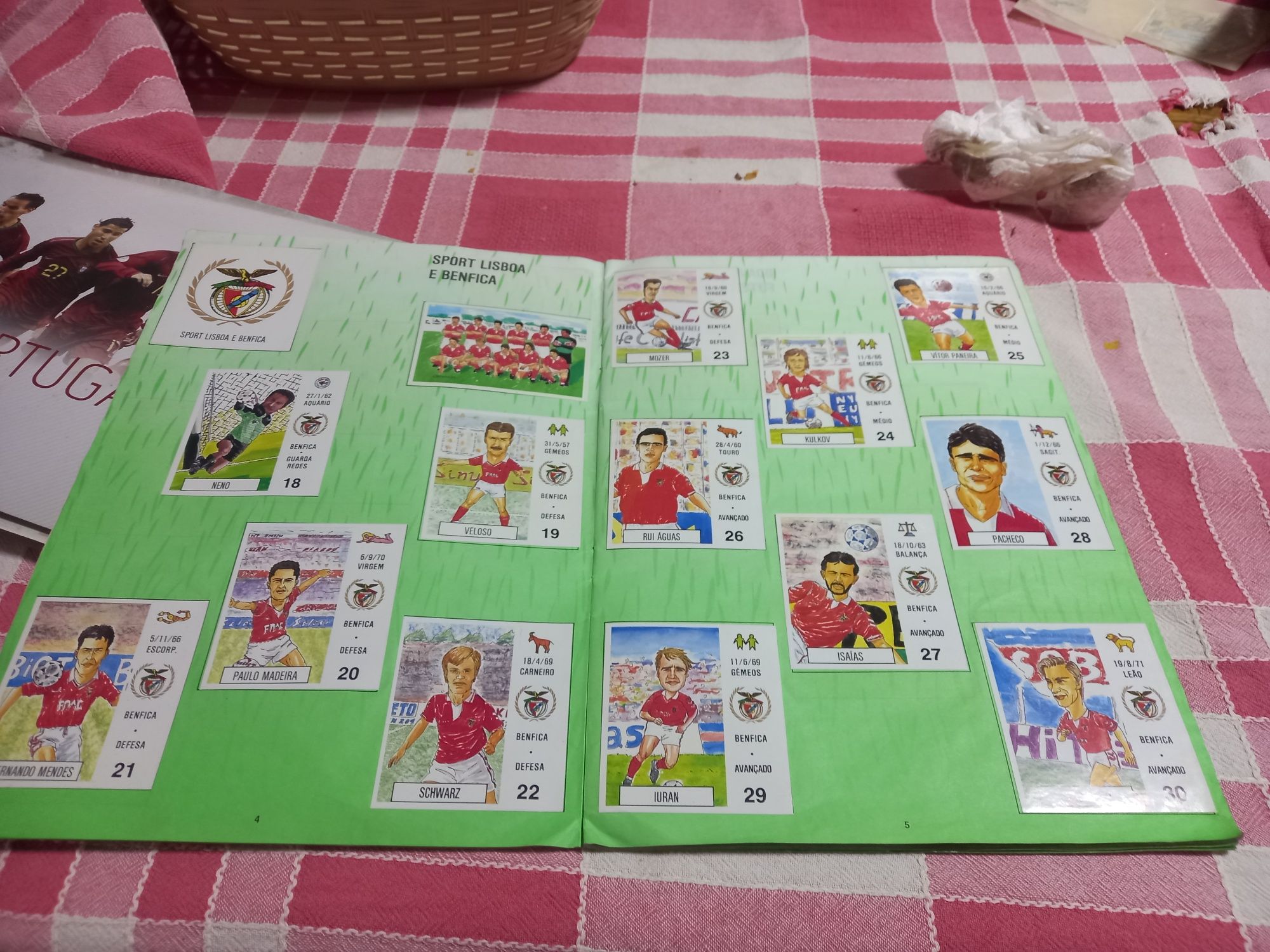 Cardeneta cromos futebol OFF- SIDE