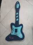 Maskotka granatowo niebieska gitara dla bobasa co tata gra