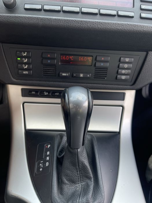 BMW X5 4.4i V8 – Luxo, Potência e Conforto!