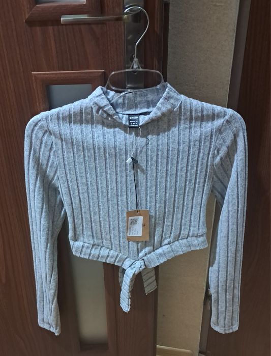 Nowy crop top z długim rękawem r.S