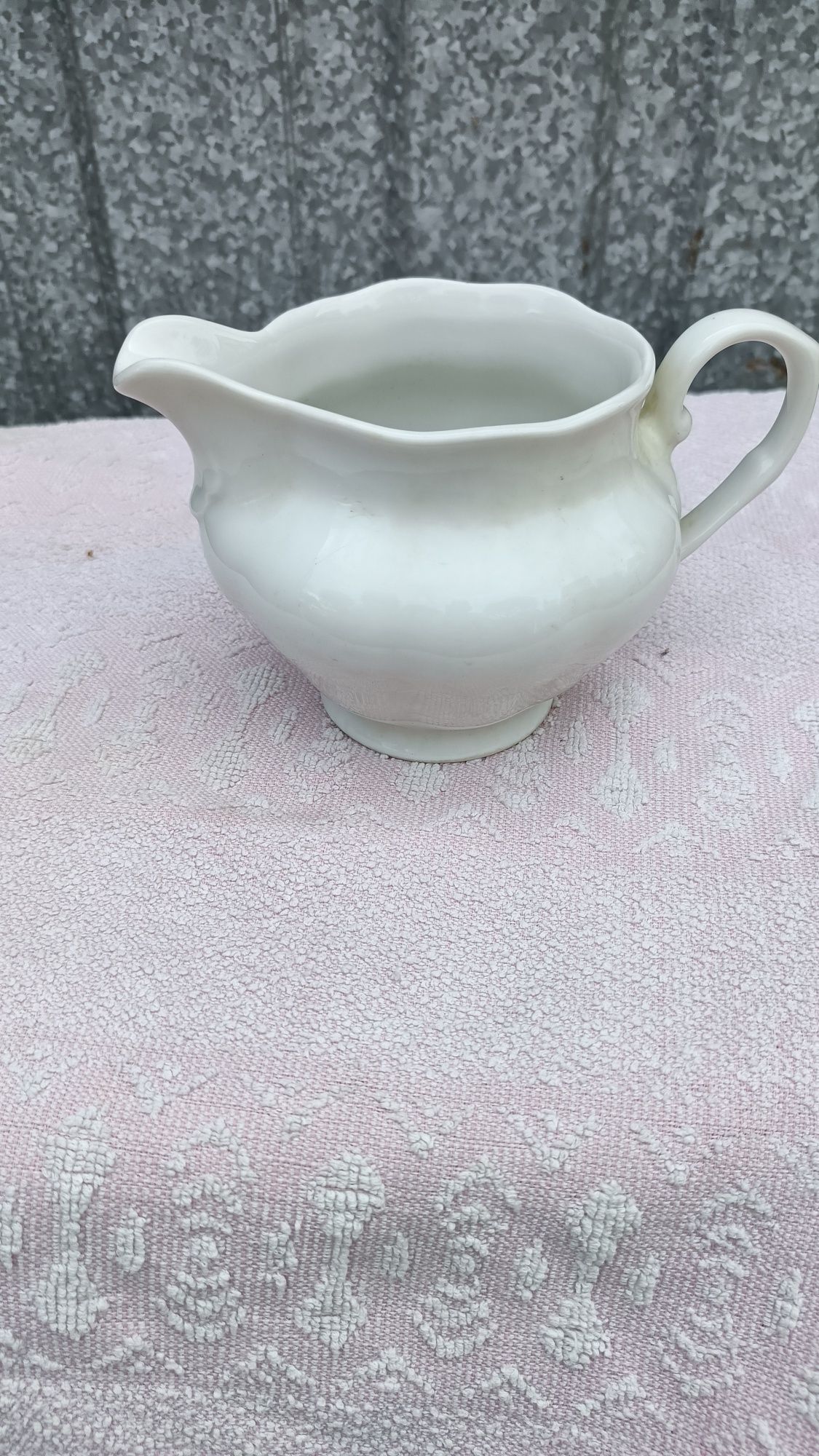 Biały mlecznik porcelana Karolina