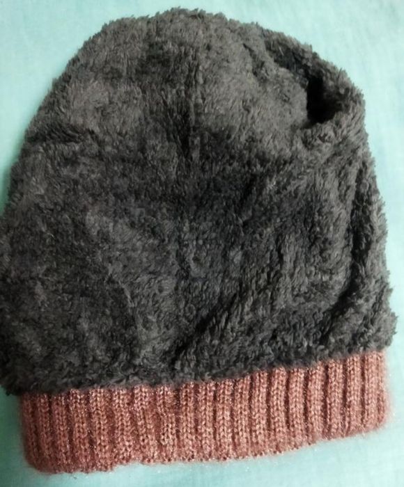 Шапка жіноча тепла, Нова(об'єм 40-60см)