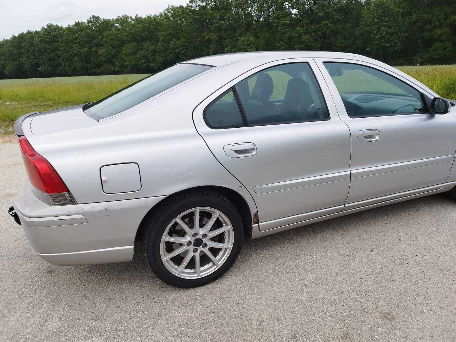Volvo S60 2.5T AWD LPG Manual