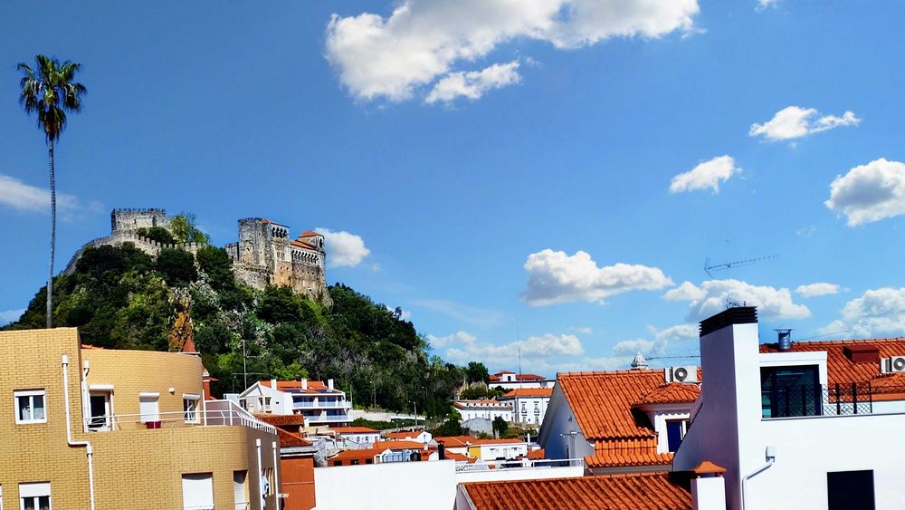 T0 mobilado e equipado Centro Histórico Leiria
