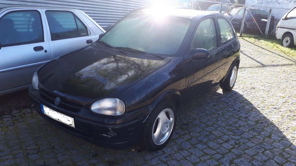 Opel Corsa para peças ( A / B / C / D )