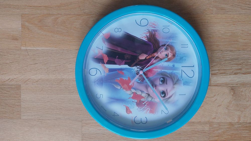 Zegar ścienny niebieski Kraina Lodu Frozen Anna i Elsa