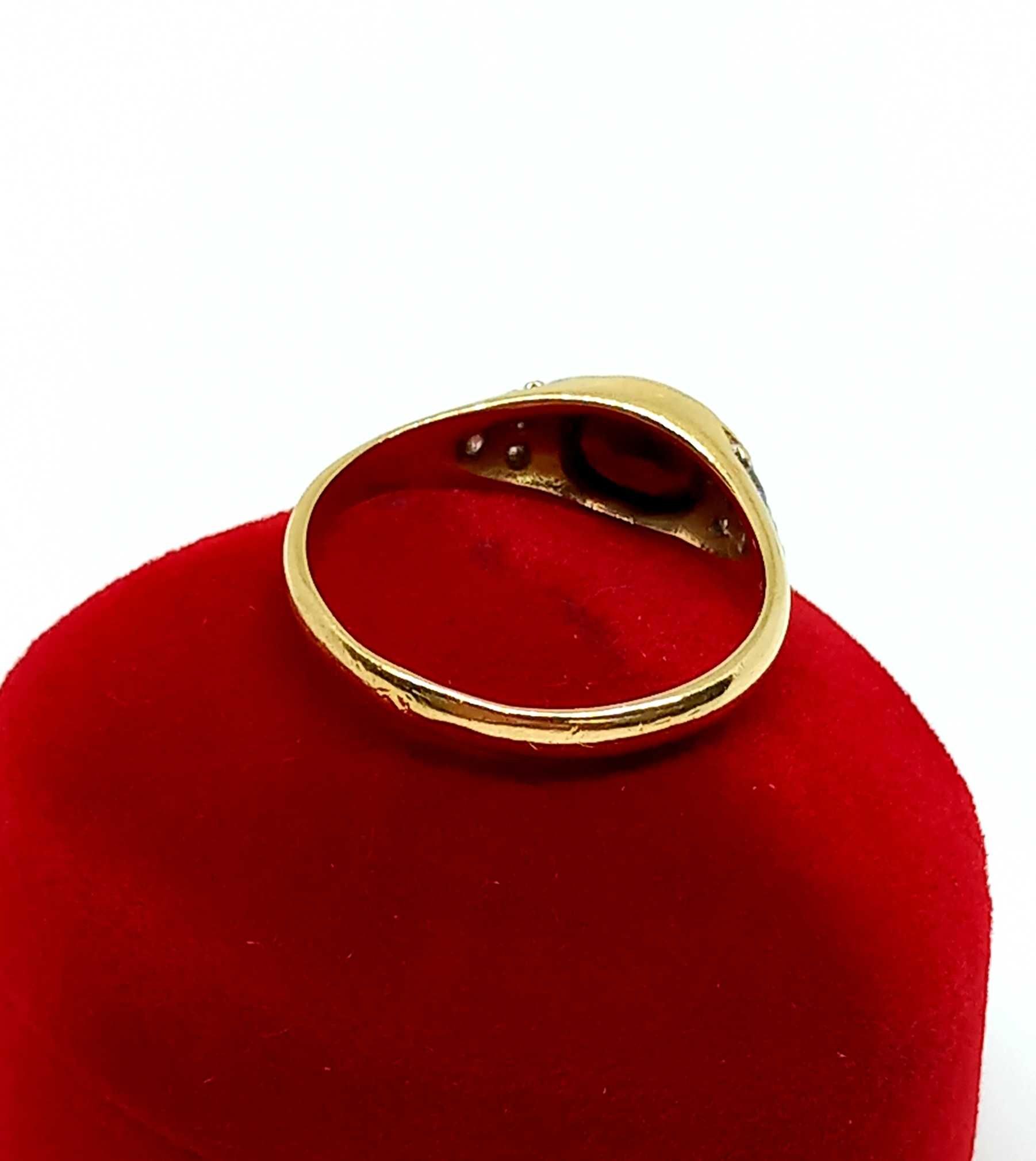 Złoty pierścionek z Granatem PR.585 W:2,45gr R.14 InterSKLEP