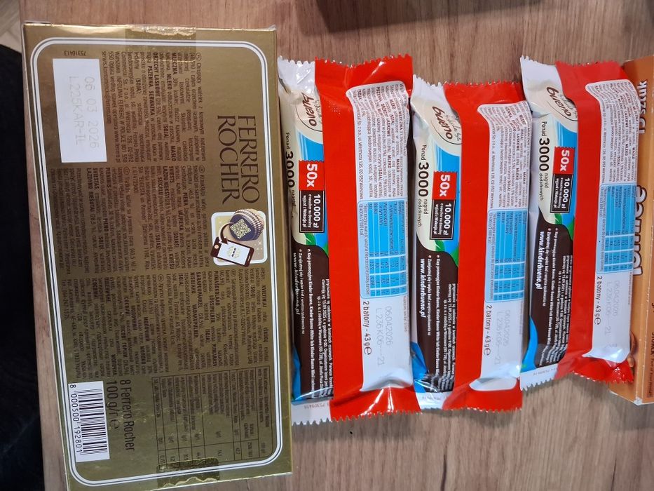 Słodycze (m.in. ptasie mleczko, raffaello, toffifee, kinder bueno)