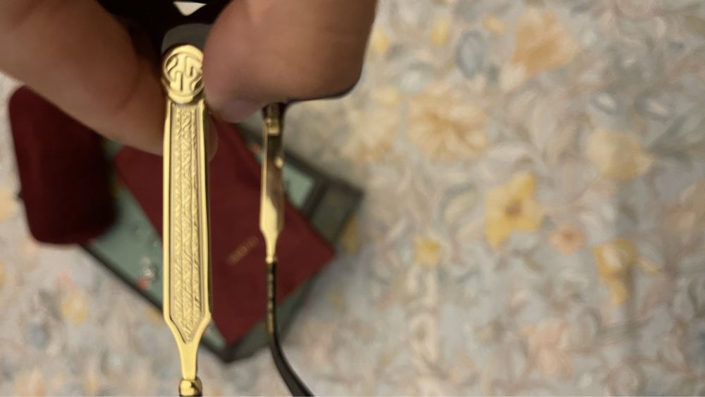 Oculos de sol gucci orginais com caixa e talao URGENTE