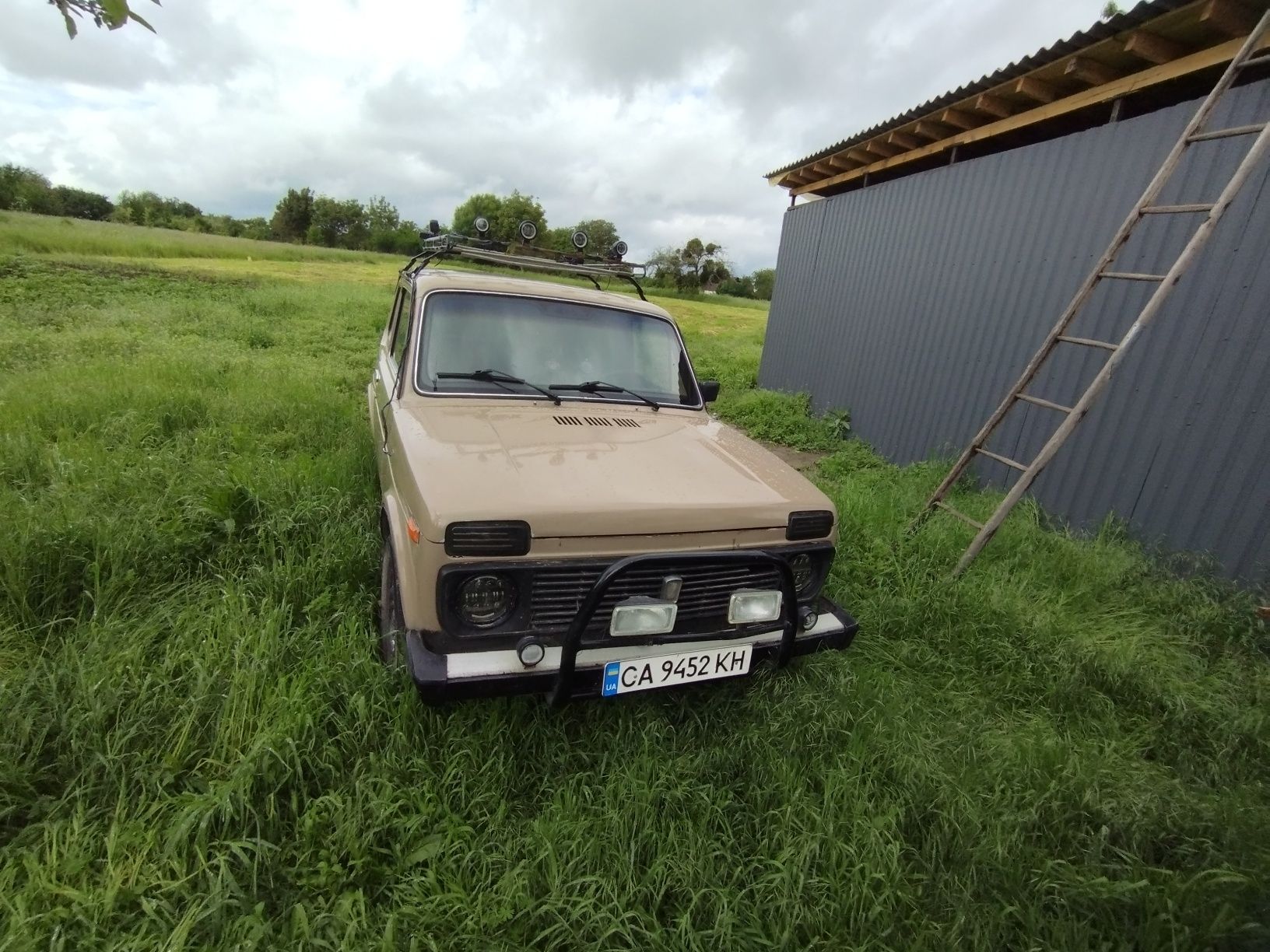Продам автомобіль нива