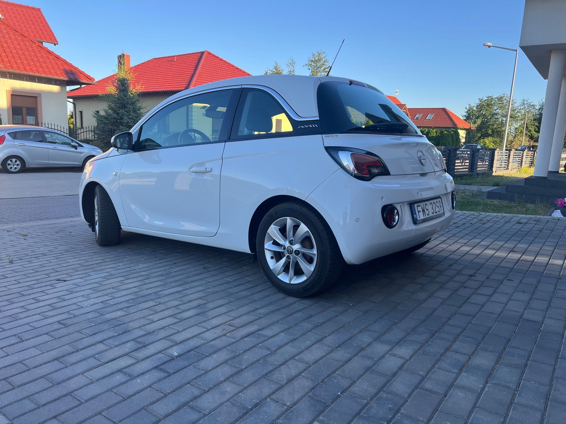Opel Adam 1,0T dynamiczny, zadbany, bogata wersja, sam parkuje dwa komplety kół