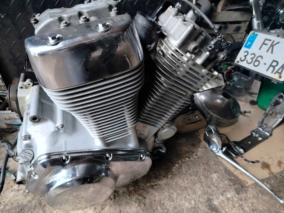 Suzuki Intruder 1400 Silnik