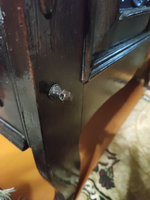 Старая антикварная кровать 1900 годов