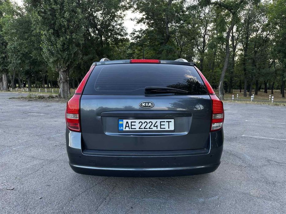 Продам kia ceed 1,6 crdi