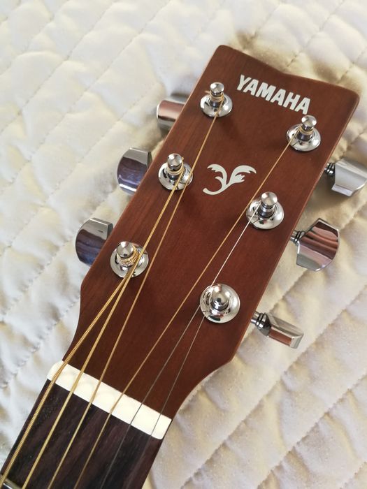Guitarra acústica Yamaha