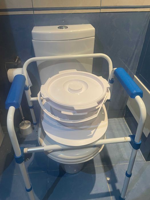 Cadeira sanitária em ótimo estado.