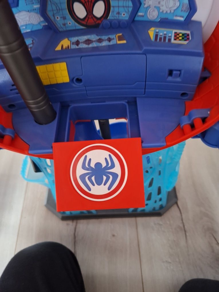 Baza centrum pająka spiderman hasbro