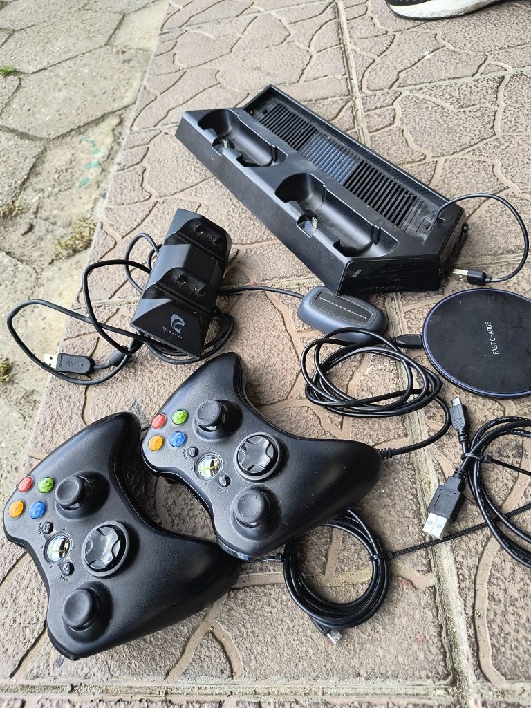 Pady stacja dokująca Xbox 360