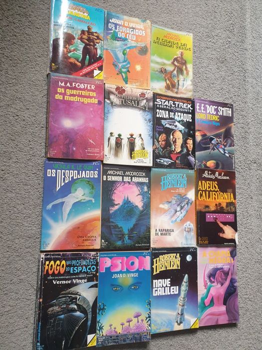 Livros antigos de ficção científica