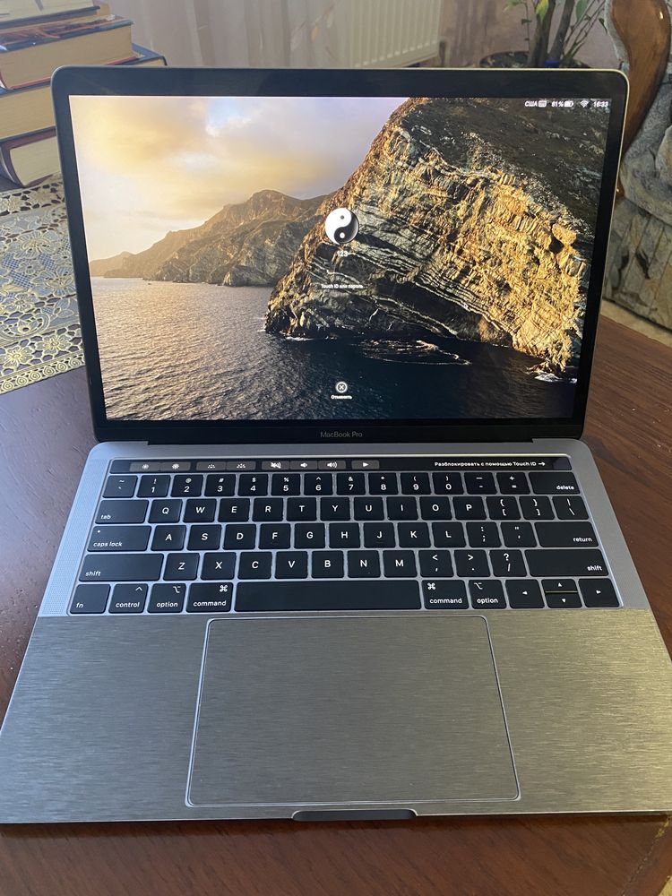 MacBook Pro 13 2019 Touch Bar 16gb i5