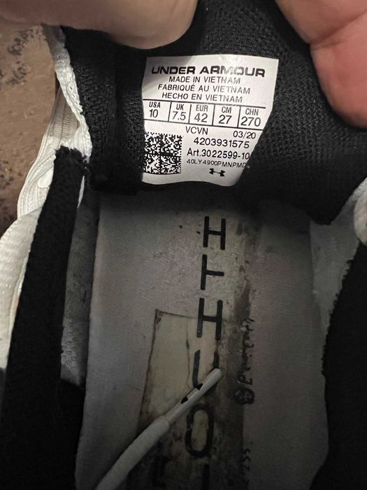 Buty Under Armour 42 oryginalne stan super