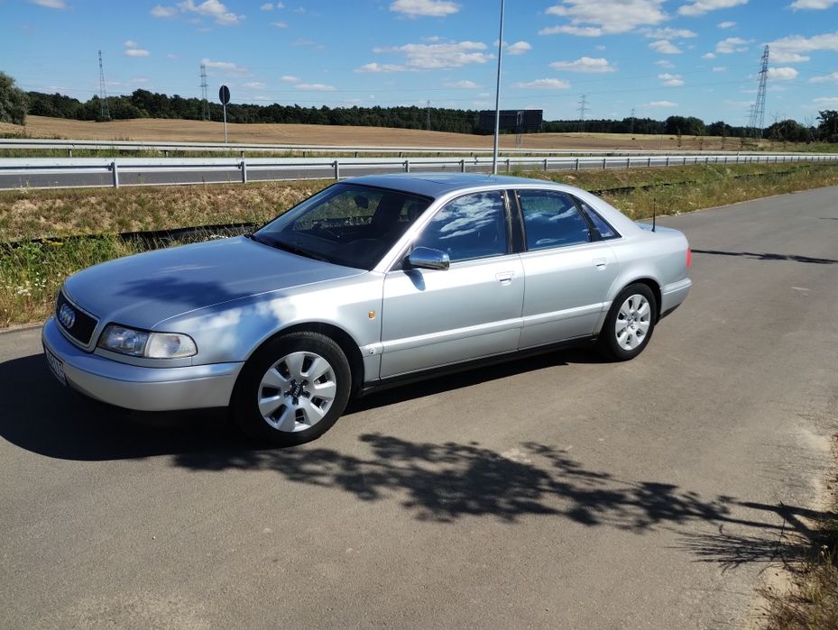 Sprzedam bardzo ładne Audi A8 D2 1997r. 2.8 benzyna quattro automat