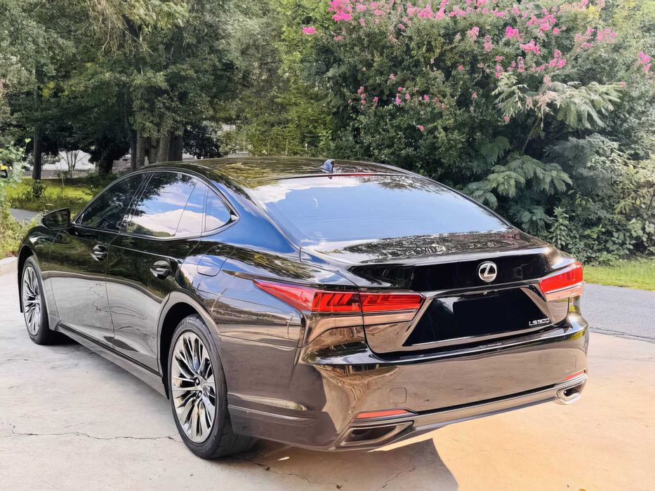 Lexus LS 500      2018
