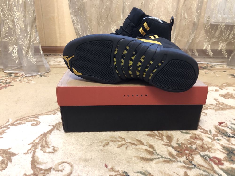 Кросівки Jordan 12 Black Taxi