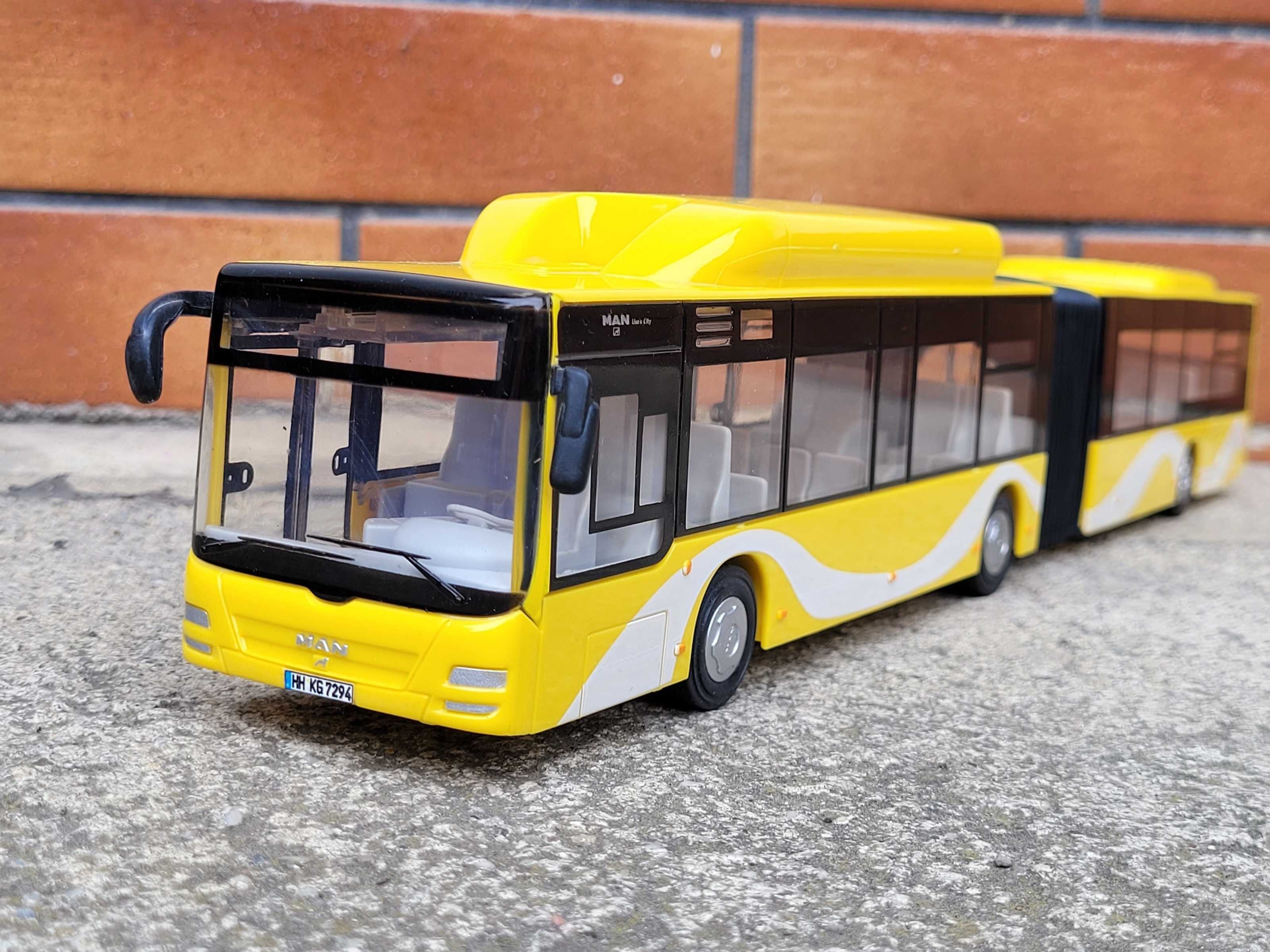 Autobus Autokar Man Lion's City Przegubowy kolekcja miejski1:43