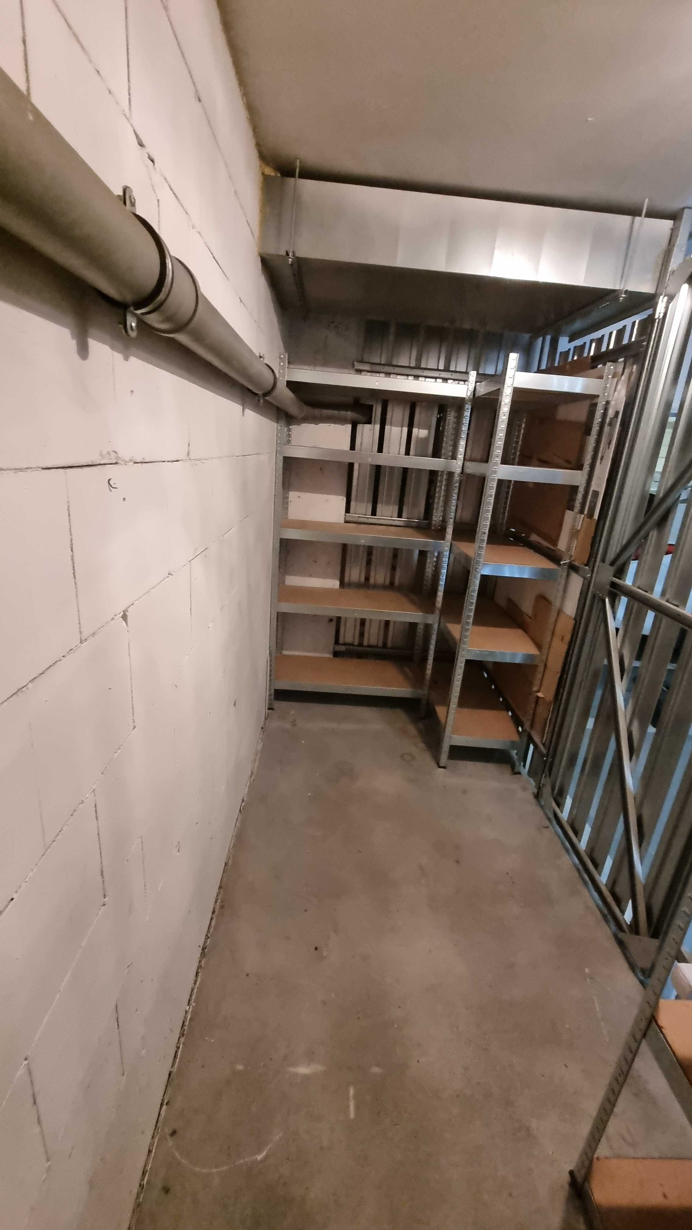 Olimpia Port duża komórka lokatorska 4,2m2 wynajem magazynek schowek