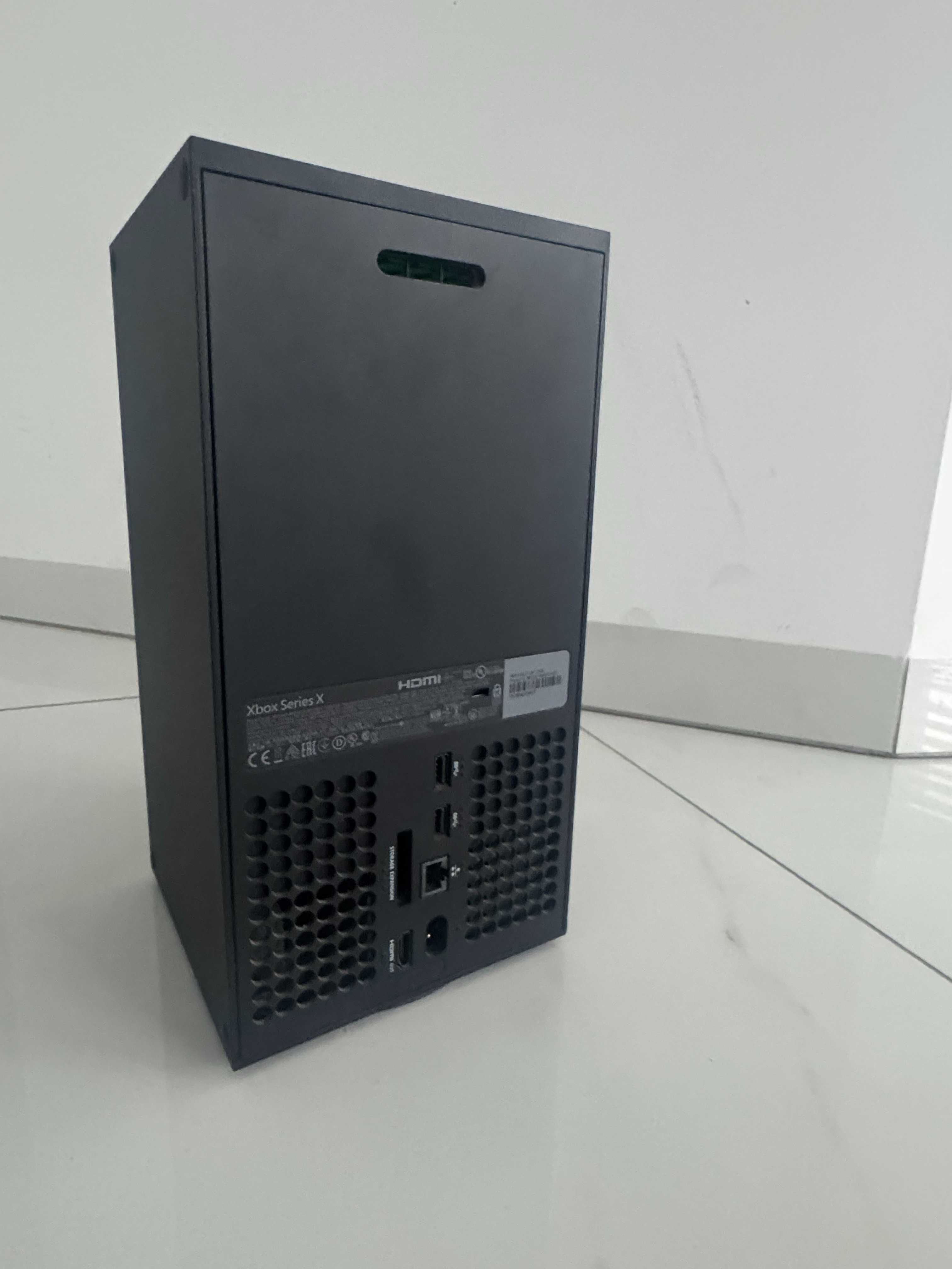 Xbox Series X 1TB + jeden pad + ładowarka do padów  dodatkowy dysk 1TB
