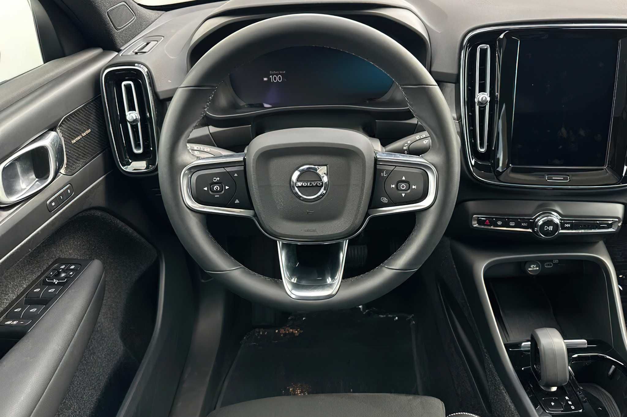 Volvo C40    2022