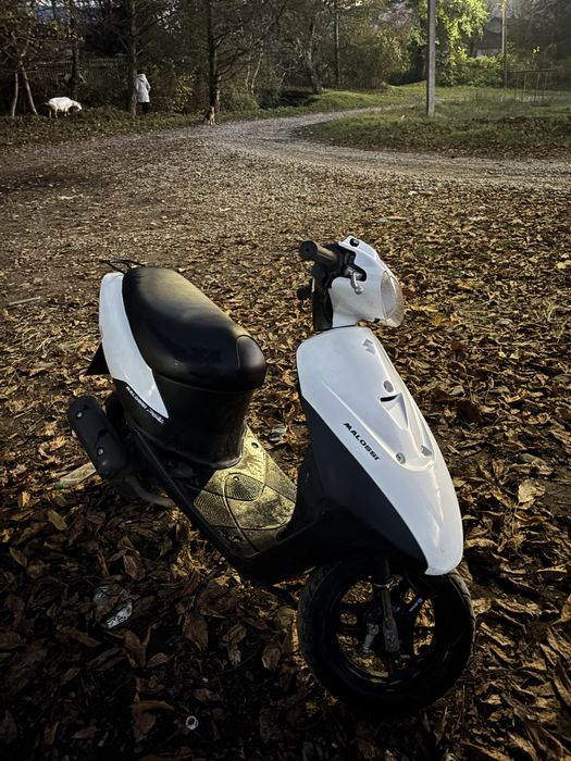 Скутер Suzuki lets 2 бабочка