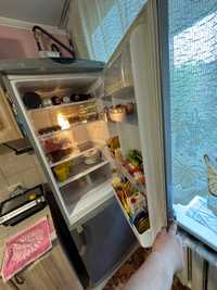 Продаю холодильник4300С тем кто нуждается  технике, договоримся