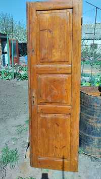 Продаю двери деревянные