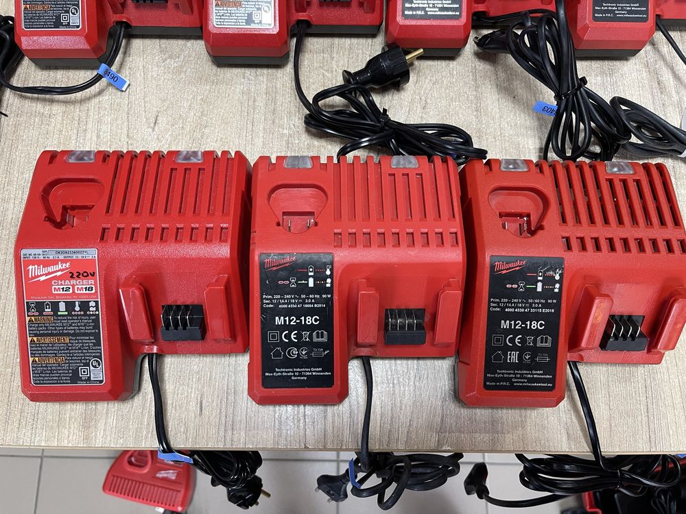 Milwaukee M12-18C / зарядні пристрої Мілвокі 18V 3Ah